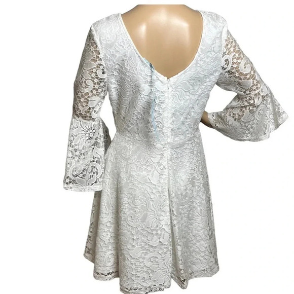 White lace dress,bell sleeve,NWT !floral lace, Medium,wedding,resort,romantic - Picture 2 of 14